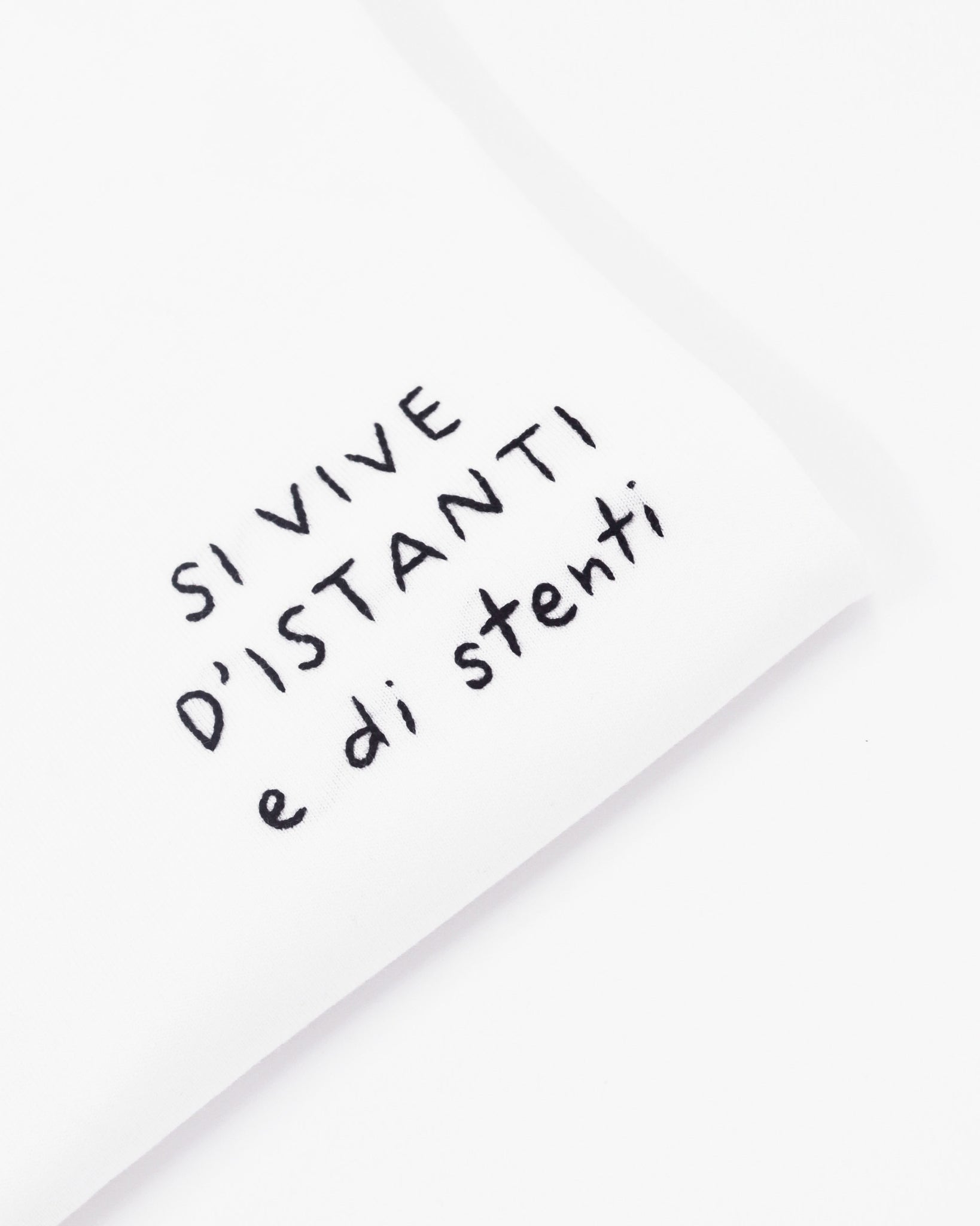 SI VIVE D'ISTANTI E DI STENTI